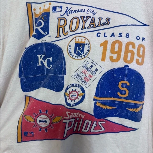 Vintage Graphic Baseball Crop T-Shirt - Picture 2 of 5